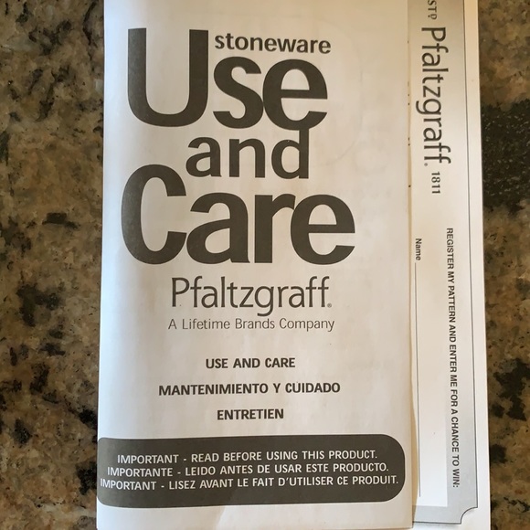 Pfaltzgraff Winterberry 12 oz Coffee Mugs NIB ❄️ make offer - Picture 4 of 4